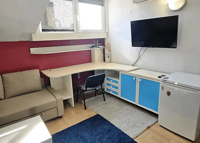 The Little Pearl Of *